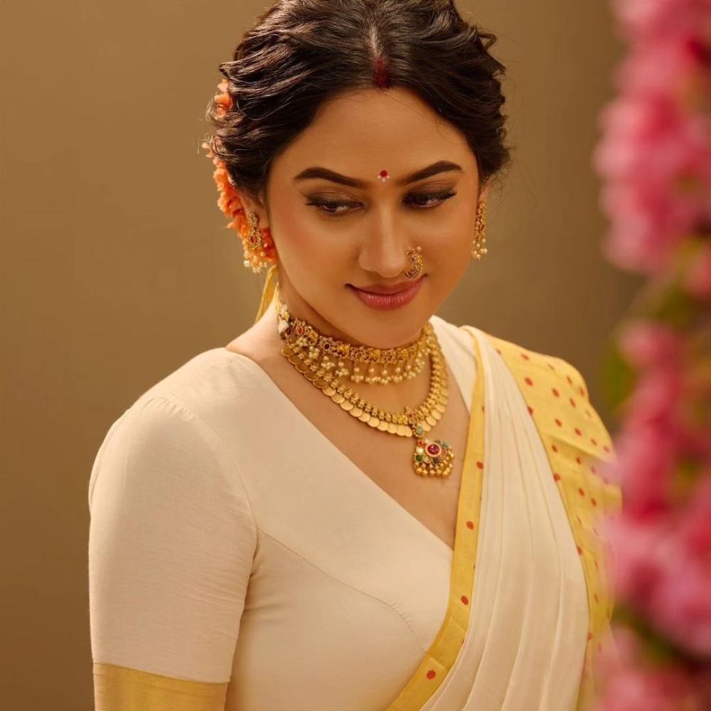 actress-miya-george-onam-celebration-photos